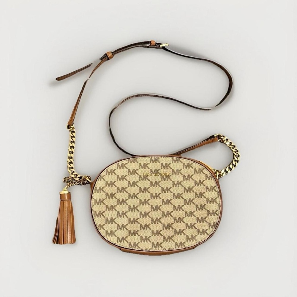 Women’s Jet Set Travel Medium 
Signature Logo Crossbody MK Bag